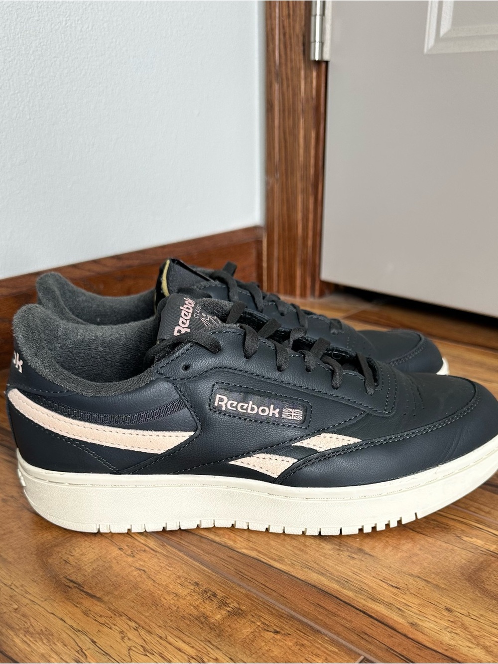Reebok Women's Club C Double Revenge Shoes Size 9 grey vintage chalk black